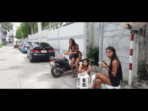 PATTAYA.soi 6/1 few ladyboys