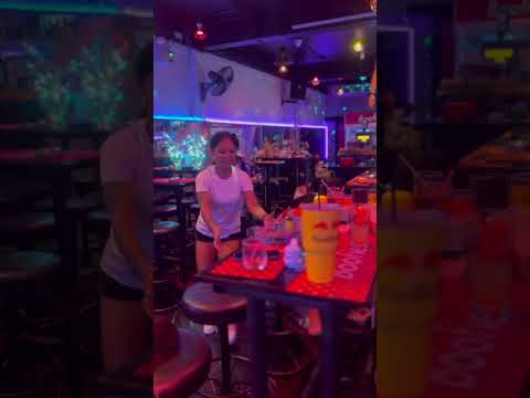 Thai girl makes it rain #soi6pattaya #soi6 #pattaya #thailand