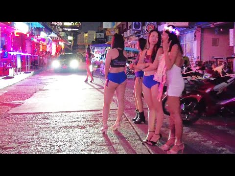 Pattaya Nightlife,Soi 6 & Beach Road Scenes,14 Oct 2022.