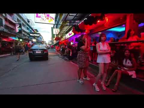 Pattaya: Soi 6 at 6,00 pm