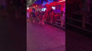 Pattaya Soi 6 🇹🇭 Beautiful Girls Lisa Bar #travel #thailand #pattaya #shorts #soi6