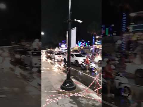 Pattaya Soi 6 Monday สงกรานต์​ Songkran 15th April 24 9.53 pm 💦 🫧