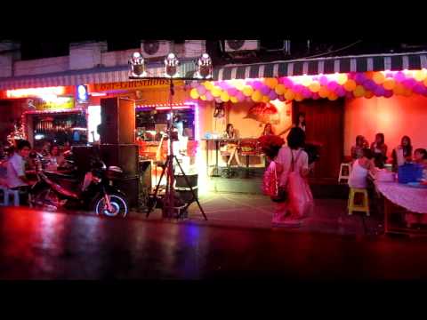 Soi 6 Pattaya Saigon Girl Bar 9.11.2011 I