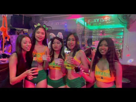 Thai girl dancing with Soi 6 girls in Pattaya