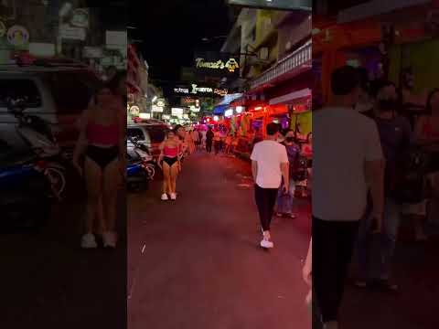 These Girls Got Me! 4K 🇹🇭Pattaya Soi 6. Thailand Night Live #travel #pattaya #shorts #girls