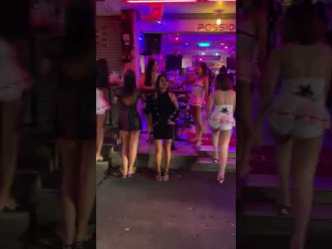 Took a Lot in His Mouth! Girls Have Dinner On Soi 6 Pattaya. #travel #thailand #shorts