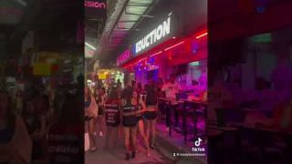 Walking on Soi6, Pattaya