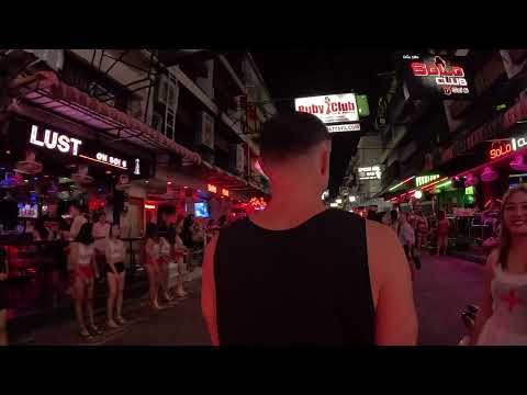 🌙🚶‍♂️ Night Walk on Crazy Street: Pattaya Soi 6 Adventure! 🎉