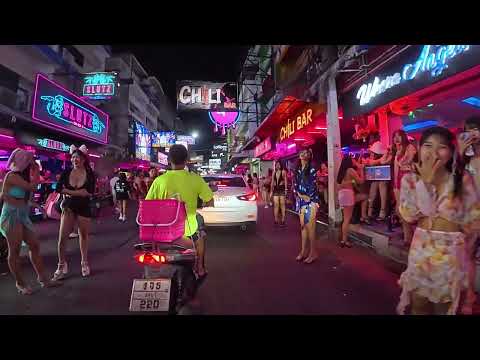 Pattaya January 2025 Soi 6 at night