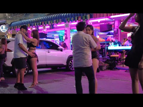 100% SHOCKING SCENES OF of Soi 6 PATTAYA: INDIAN MEN Hug THAI GIRLS ผู้ชายอินเดียชอบสาวไทย 芭提雅六巷震惊场景