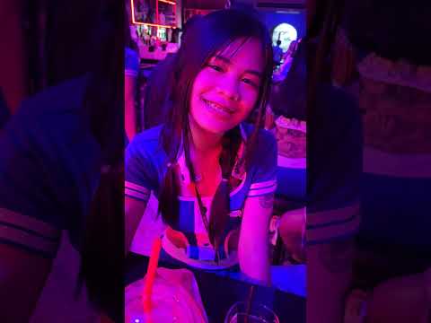 cute girl in soi 6 pattaya #thailand #pattaya #nightlife