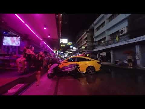 Soi 6 Wednesday night quick walk in the rain.