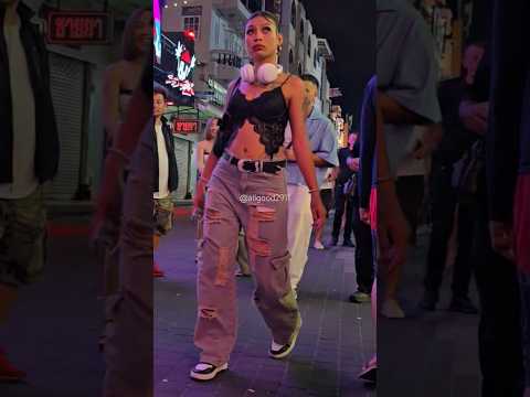 Beautiful girls in Pattaya Walking Street ✨️ 😍 #travel #thailand #pattaya #ytshorts #subscribe #like