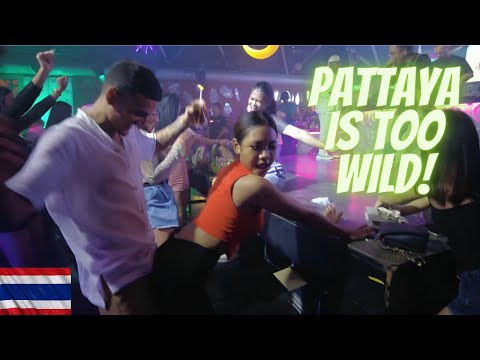 Hot Girls Everywhere In WALKING STREET, Pattaya!