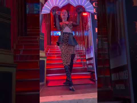 In Pattaya, girls dance in the street #pattaya #girls #dance #music #housemusic #electronicmusic