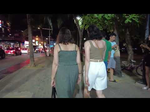 Lots of beautiful girls – Pattaya Beach