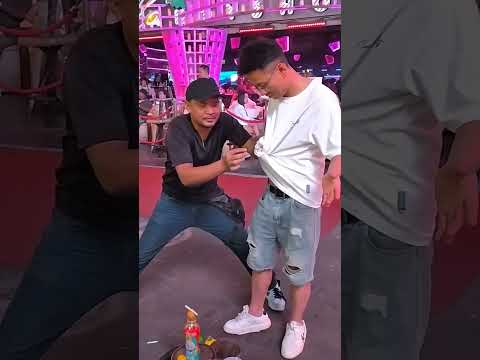 Magic show in Walking street #magic #pattaya #girls #pattayastreet
