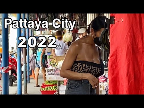 Pattaya, 2022 : What do Pattaya girls do at the flea market ?