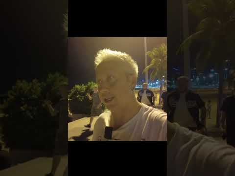 Pattaya beach road'da çok güzel kızların yanında çok absürd erkekle göreceksiniz