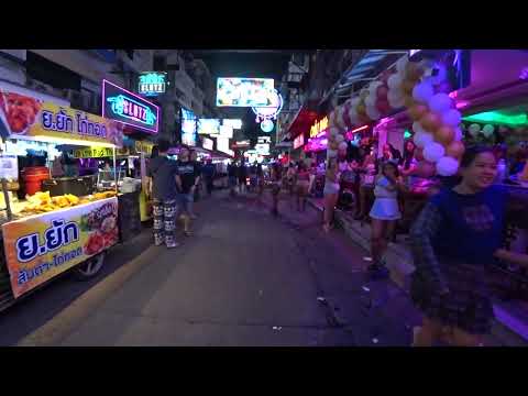 Soi 6 in Pattaya on a Tuesday at Midnight