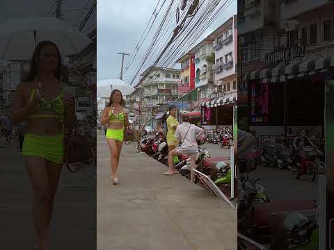 A girl or a boy or a sexy ladyboy? :) – Pattaya Soi Buakhao – Tree Town