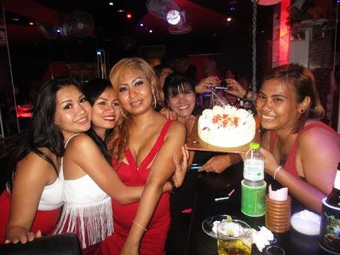 Pattaya Soi 6 Nightlife With Ladyboys & Girls || Thailand Soi Buakhao